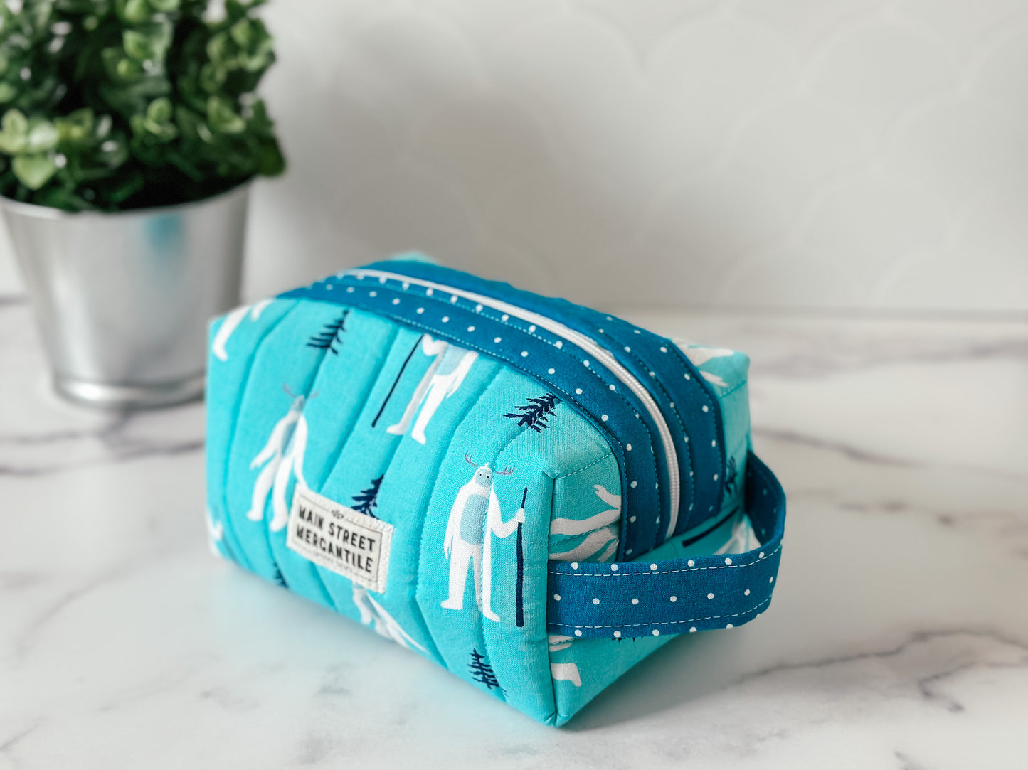 Boxed Zipper Pouch - Yeti, Abominable Snowman (Holland Pouch)