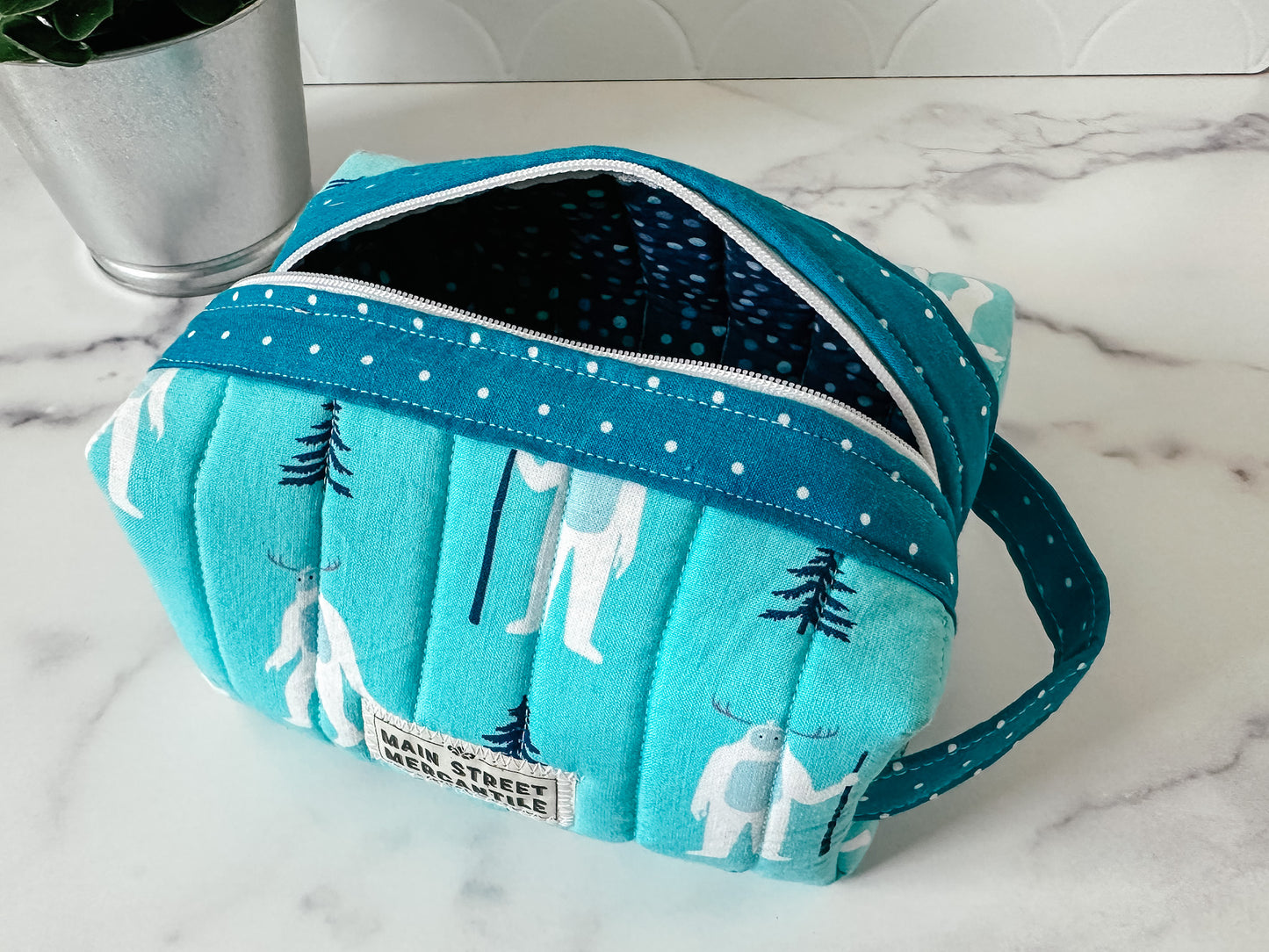 Boxed Zipper Pouch - Yeti, Abominable Snowman (Holland Pouch)