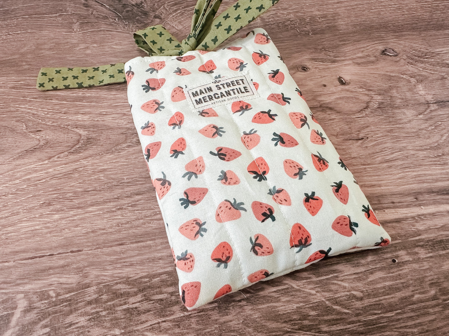 Strawberry Tied Bow Quilted Kindle E-Reader Sleeve