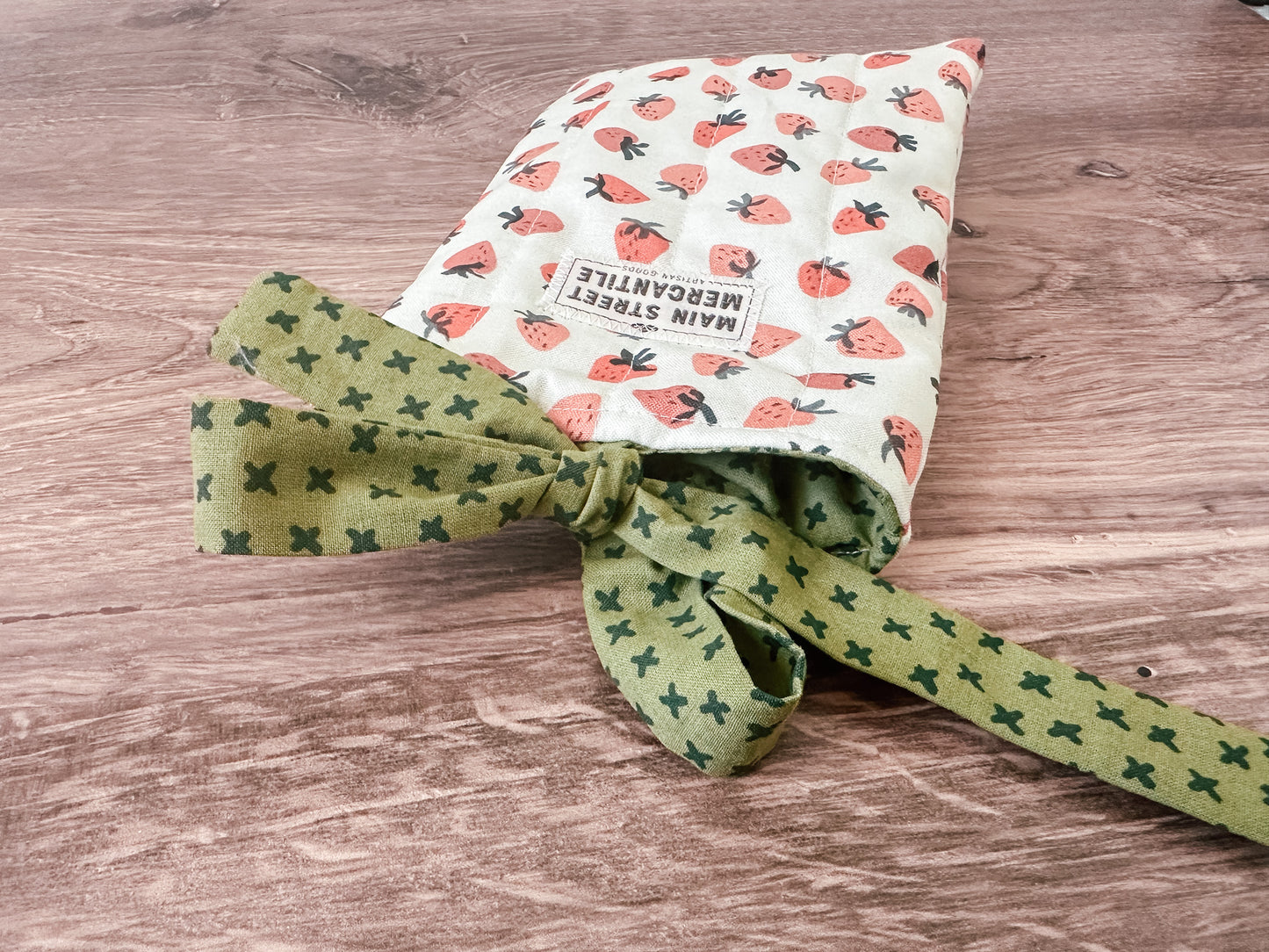 Strawberry Tied Bow Quilted Kindle E-Reader Sleeve