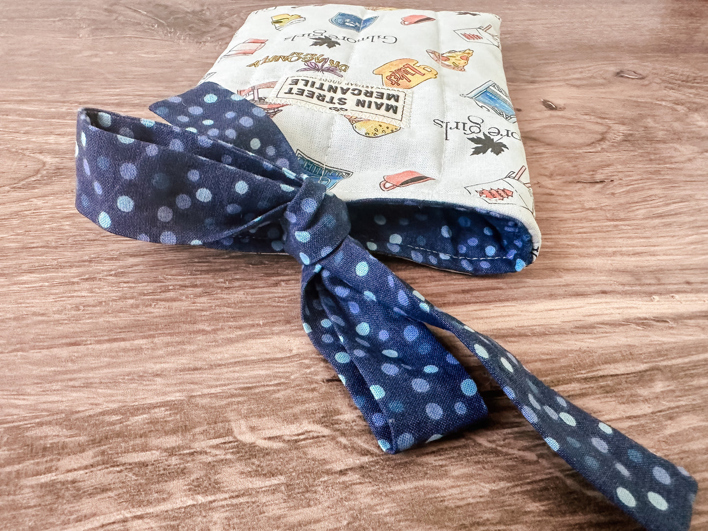 Gilmore Girls Tied Bow Quilted Kindle E-Reader Sleeve