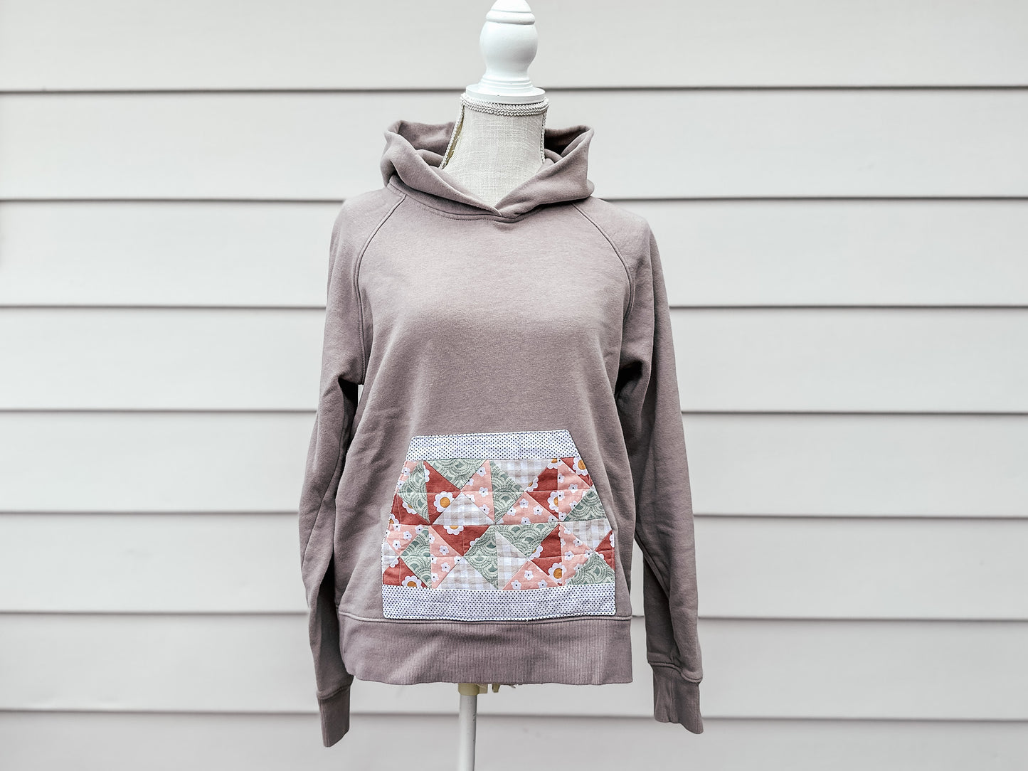 Hoodie Quilt Block Pocket Sweatshirt - Size Large